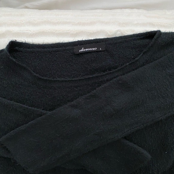 Olivaceous Soft Black Knit Sweater - Picture 5 of 6